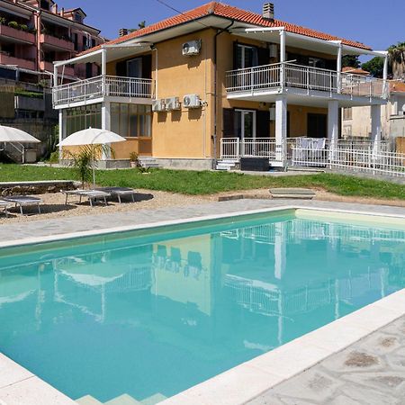 Il Gattino Di Porto - Apt 1 - Monolocale Veranda Piscina Imperia Dış mekan fotoğraf