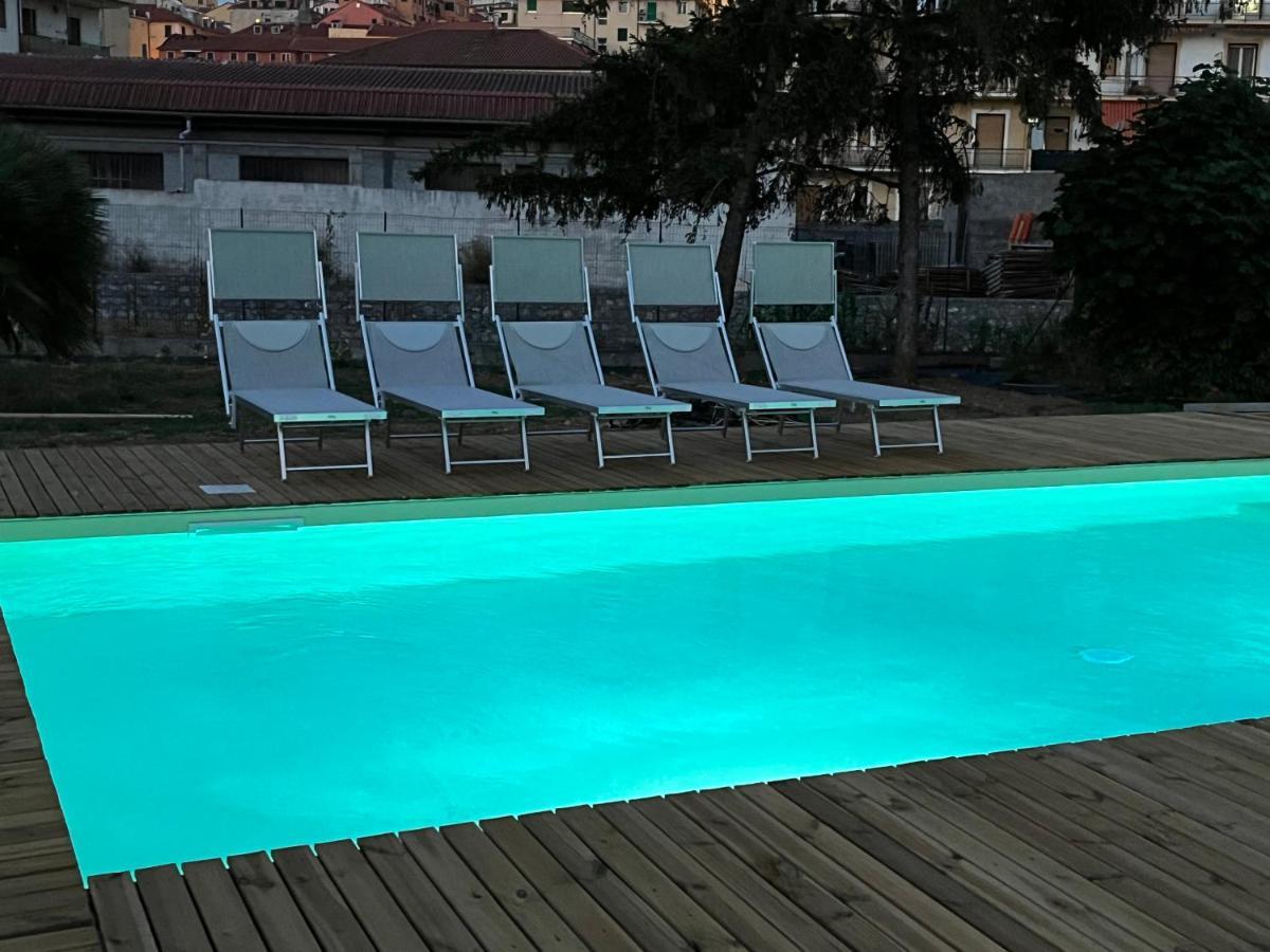 Il Gattino Di Porto - Apt 1 - Monolocale Veranda Piscina Imperia Dış mekan fotoğraf